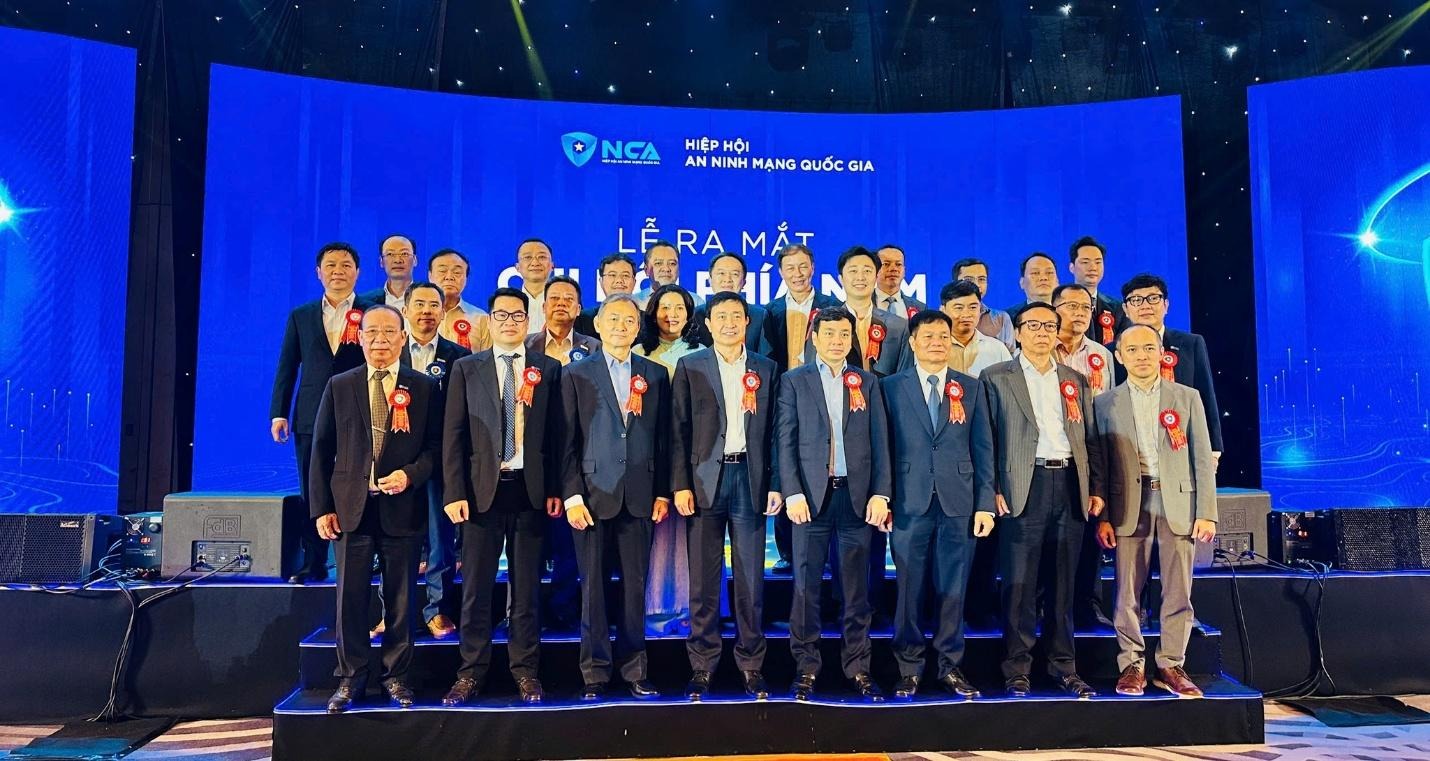 Athena đồng hành cùng Hiệp hội An ninh mạng Quốc gia (NCA) xây dựng hệ sinh thái an ninh mạng vững mạnh ! 3 Ban lãnh đạo NCA trong lễ ra mắt Hiệp Hội An Ninh Mạng Quốc Gia