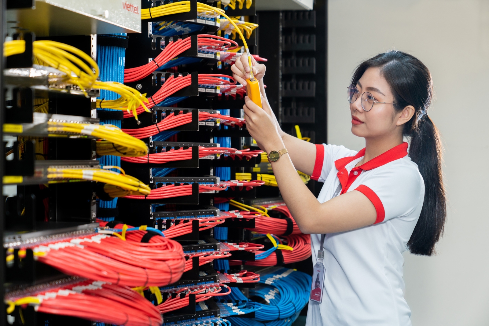 Quản trị mạng máy tính là gì? Học quản trị mạng máy tính ra làm gì? 1 nu quan tri mang